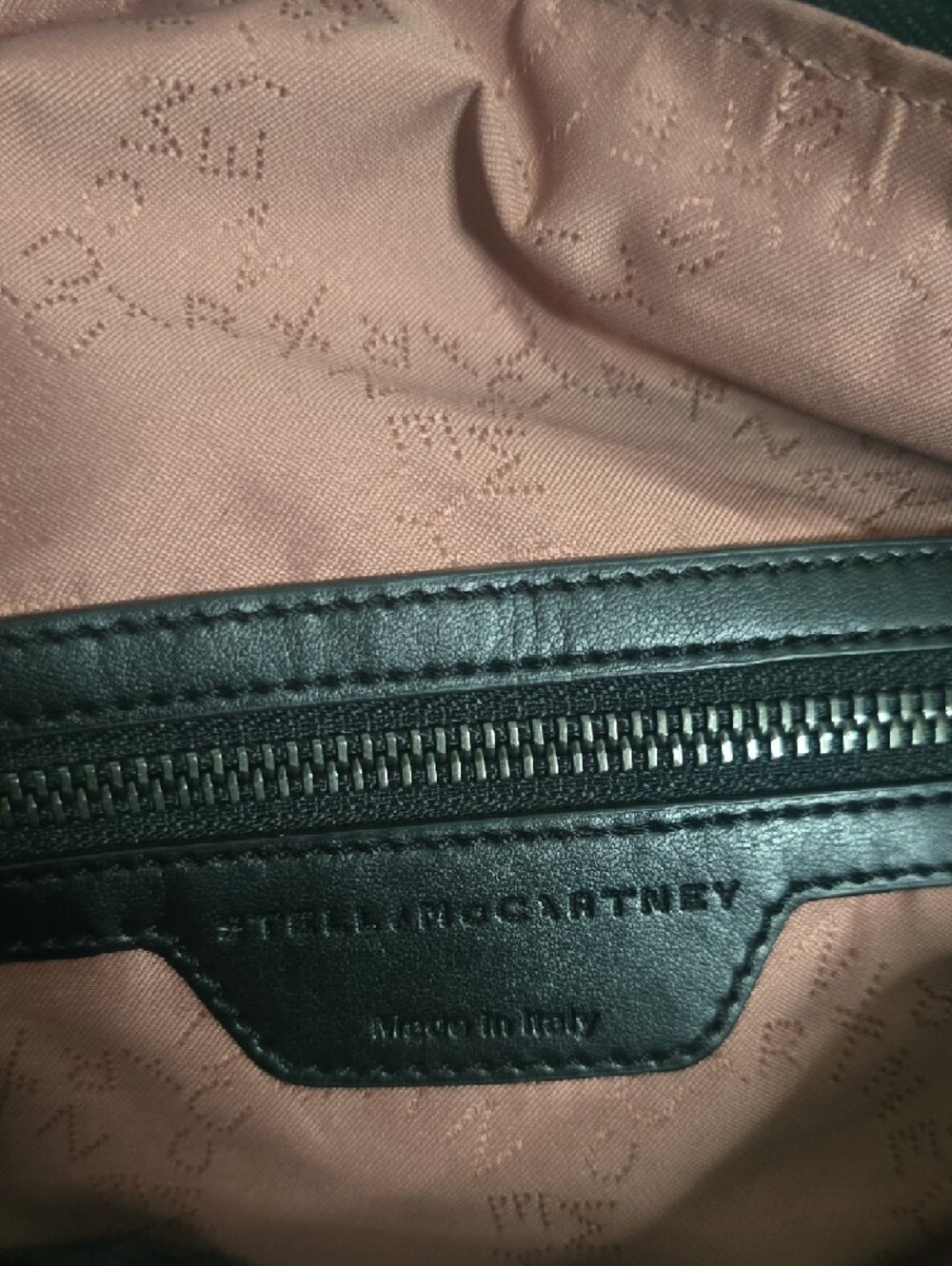 Stella McCartney Black Shine Weekender Bag W/ Silver Chain Trim (EUC)(RARE)🖤🩶 - Picture 7 of 13